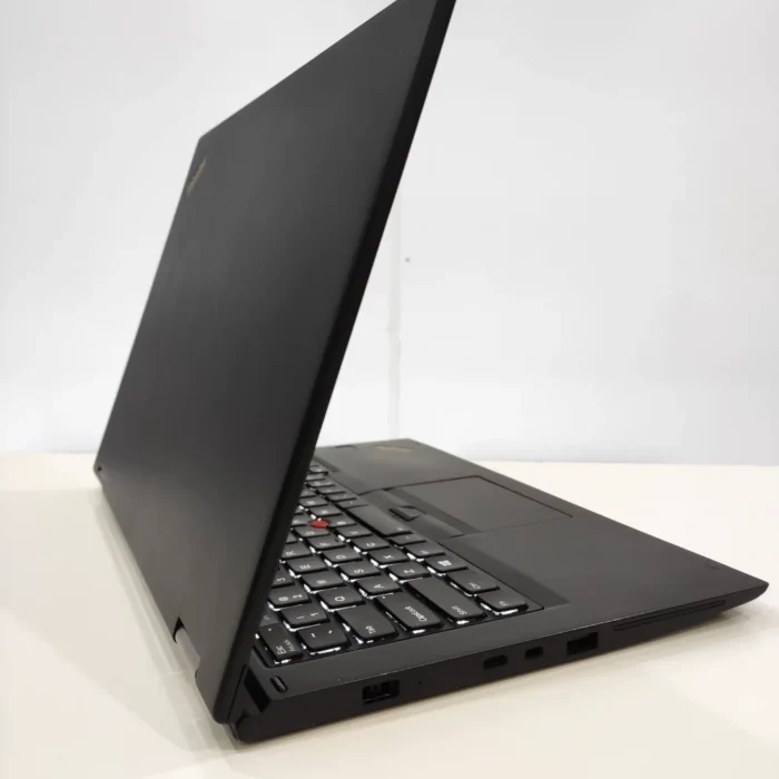 imgi_191_Levovo-Yoga-370-laptop-3-1.webp